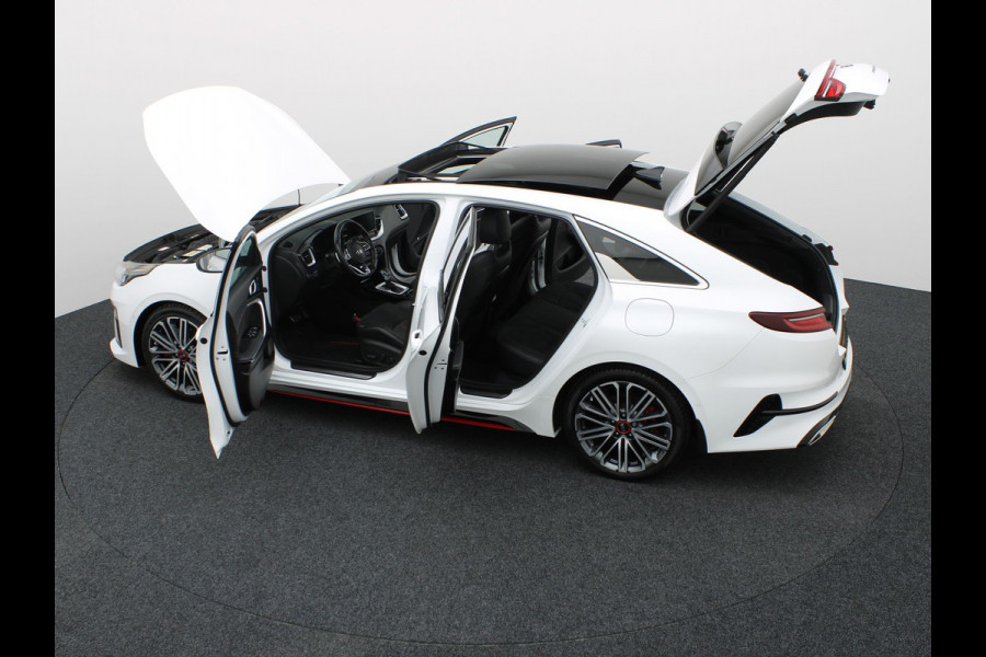 Kia ProCeed 1.6 T-GDI GT | Pano | Trekhaak afn. | Apple Carplay / Android | Memory Seats | Camera | Prijs Rijklaar!!