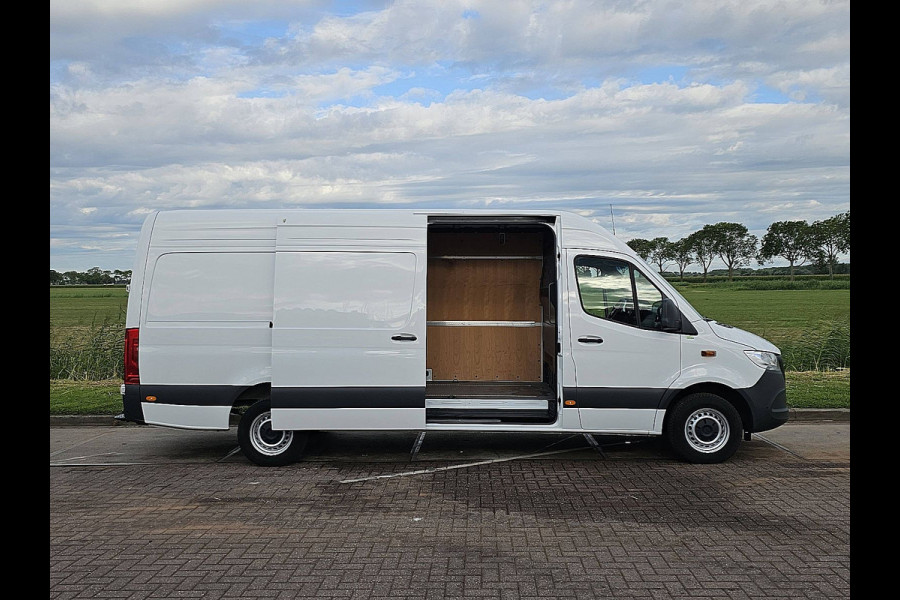 Mercedes-Benz Sprinter 317 1.9 CDI L3H2 Pro Cruise Control, Tacho, Airco, Pdc, Navi, Camera, Lane-assist, Stoelverwarming, Mbux10, Euro6, 170 PK