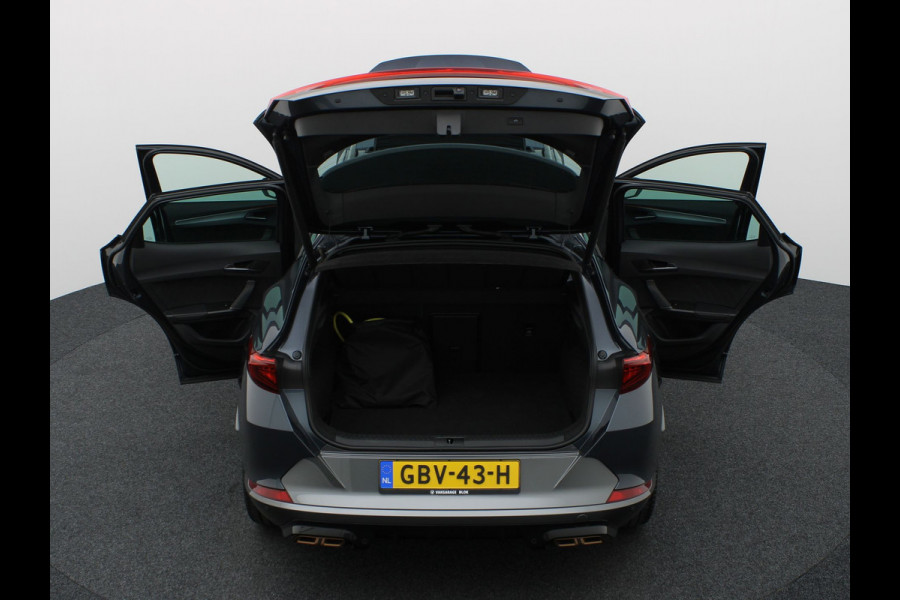 CUPRA Formentor 1.4 e-Hybrid VZ Performance | NAVI | Adaptive Cruise | Camera | Elek. Klep | Schuif / Kanteldak | Prijs Rijklaar!!