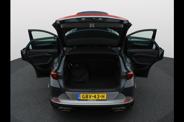 CUPRA Formentor 1.4 e-Hybrid VZ Performance | NAVI | Adaptive Cruise | Camera | Elek. Klep | Schuif / Kanteldak | Prijs Rijklaar!!