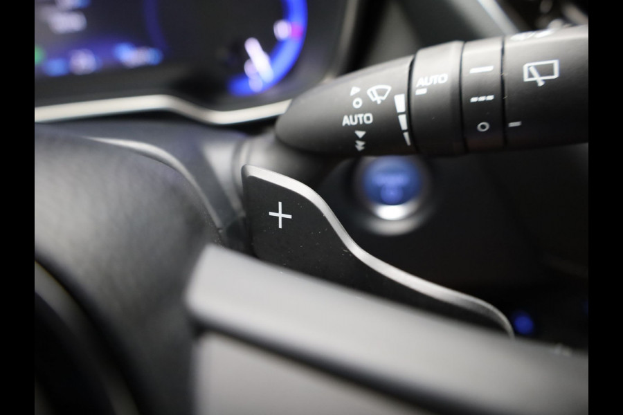 Toyota Corolla Touring Sports 2.0 Hybrid Dynamic | Apple Carplay / Android | Elek. Klep | Stoelverwarming | Prijs Rijklaar !!