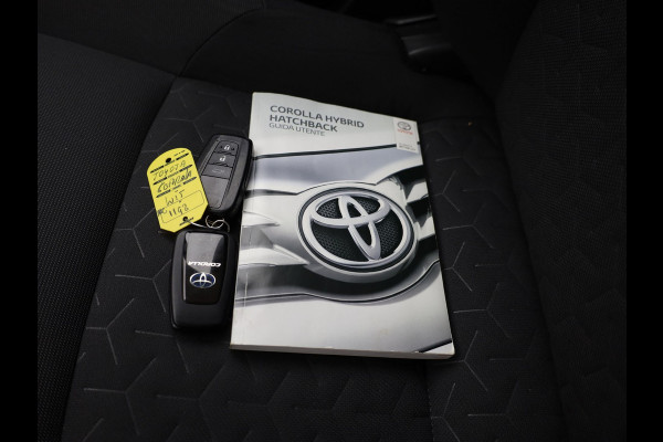 Toyota Corolla Touring Sports 2.0 Hybrid Dynamic | Apple Carplay / Android | Elek. Klep | Stoelverwarming | Prijs Rijklaar !!