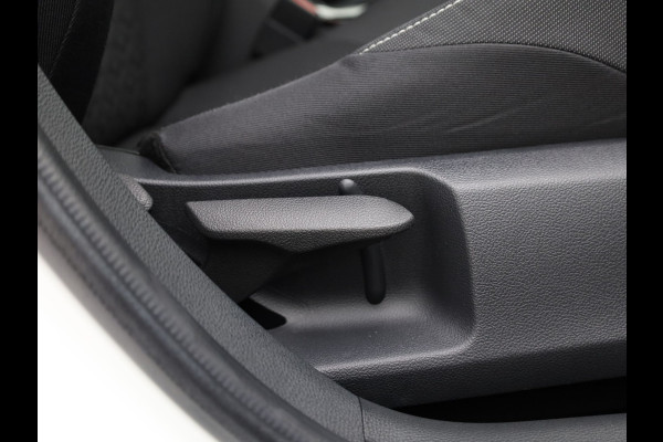 Toyota Corolla Touring Sports 2.0 Hybrid Dynamic | Apple Carplay / Android | Elek. Klep | Stoelverwarming | Prijs Rijklaar !!