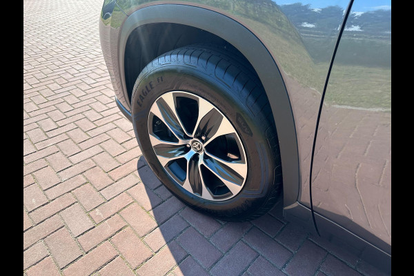 Toyota highlander 2.5 AWD Hybrid Business | 7 Persoons | Camera | Trekhaak | NL-Auto |