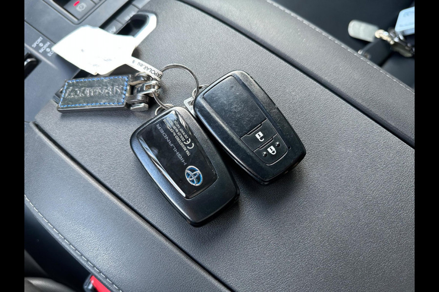 Toyota highlander 2.5 AWD Hybrid Business | 7 Persoons | Camera | Trekhaak | NL-Auto |