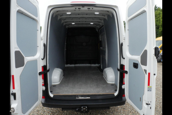Volkswagen Crafter 2.0 TDI 100PK L3H3 Airco Trekhaak