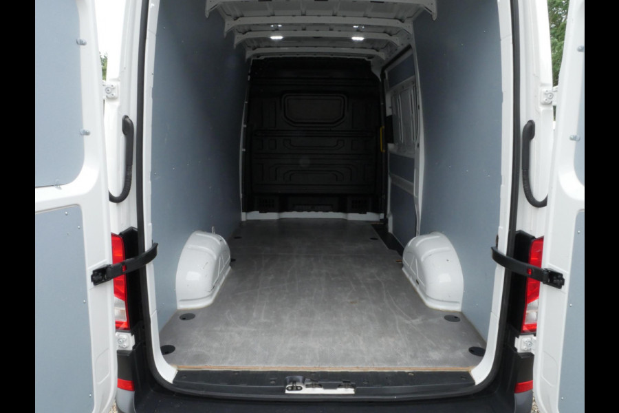Volkswagen Crafter 2.0 TDI 100PK L3H3 Airco Trekhaak