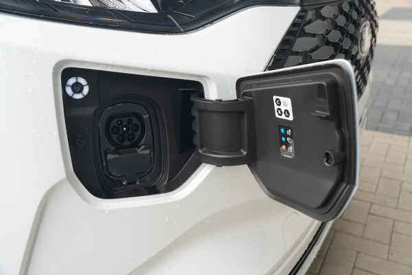 Ford E-Transit Custom 320 L1H1 Limited 71 kWh 218pk - Carplay - Camera - Stoel-stuurverwarming - Rijklaar