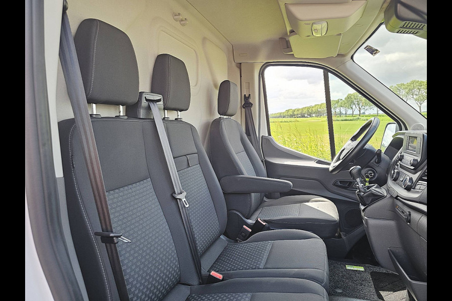 Ford Transit 310 2.0 TDCI L3H2 Trend Cruise Control, Airco, Pdc, Camera, Lane-assist, Stoelverwarming, Euro6 131 PK!
