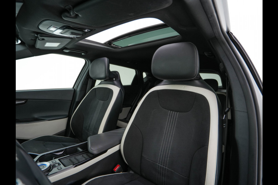 Kia Ev6 GT-Line AWD 77.4 kWh [3-Fase-11kW] (INCL-BTW) Aut. *PANO | HEAD-UP | LEATHER-ALCANTARA | ADAPTIVE-CRUISE | DIGI-COCKPIT | MERIDIAN-AUDIO | MEMORYPACK | FULL-LED | KEYLESS | TOPVIEW | DAB | BLINDSPOT | NAVI-FULLMAP | 20''ALU |