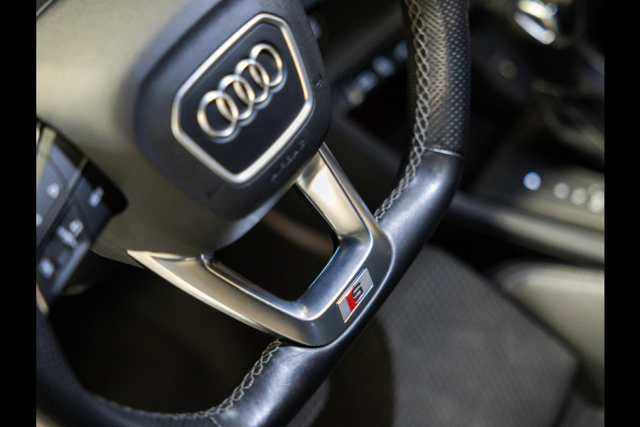 Audi Q3 45 TFSI e S-Line edition / 245pk / Panorama dak / Achteruitrij camera / Keyless / Sfeerverlichting /