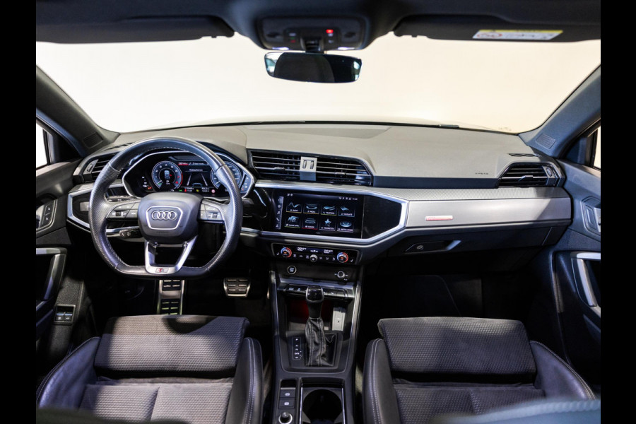 Audi Q3 45 TFSI e S-Line edition / 245pk / Panorama dak / Achteruitrij camera / Keyless / Sfeerverlichting /