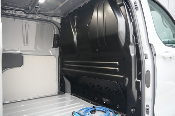 Ford E-Transit Custom 320 L1H1 Limited 71 kWh 218pk - 2x Schuifdeur - Trekhaak - ProPower - Camera - Carplay - Rijklaar
