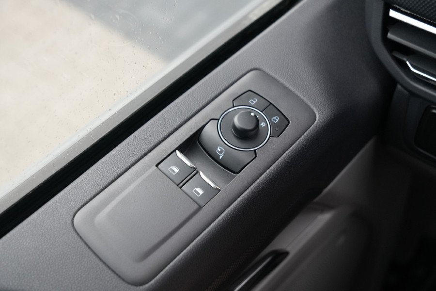 Ford E-Transit Custom 320 L1H1 Limited 71 kWh 218pk - 2x Schuifdeur - Trekhaak - ProPower - Camera - Carplay - Rijklaar