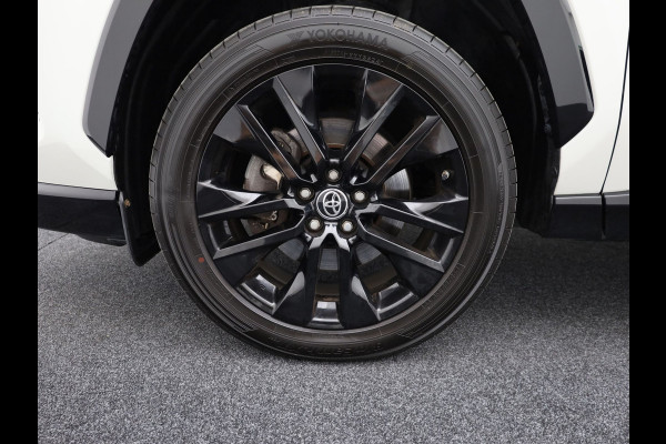 Toyota RAV4 2.5 Hybrid Bi-Tone | NL Auto | Panodak | Elek. Stoelen | 360 Camera | Apple Carplay/ Android | Bi-Tone | Prijs Rijklaar !!