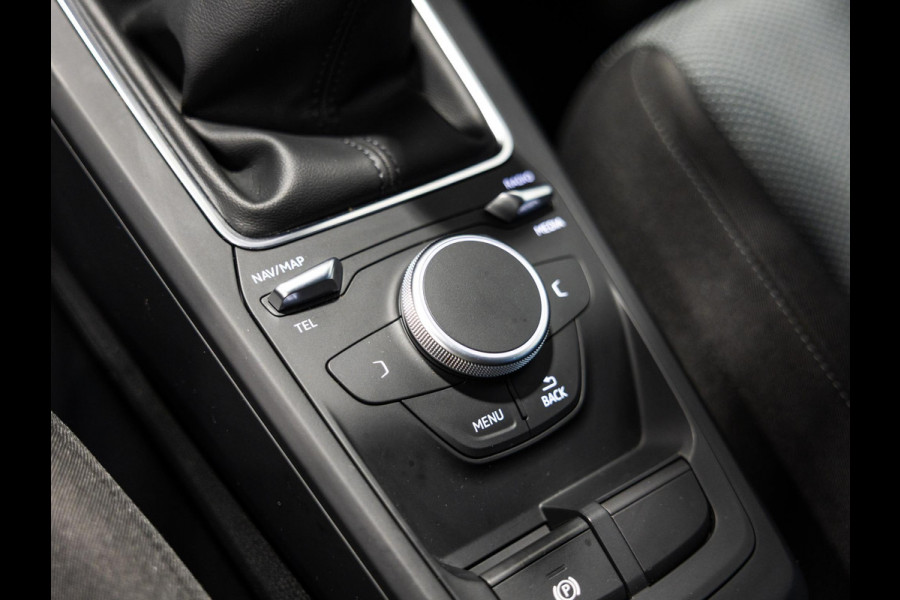 Audi Q2 30 TFSI Pro Line / 116pk / Stoelverwarming / Automatische klimaatregeling /