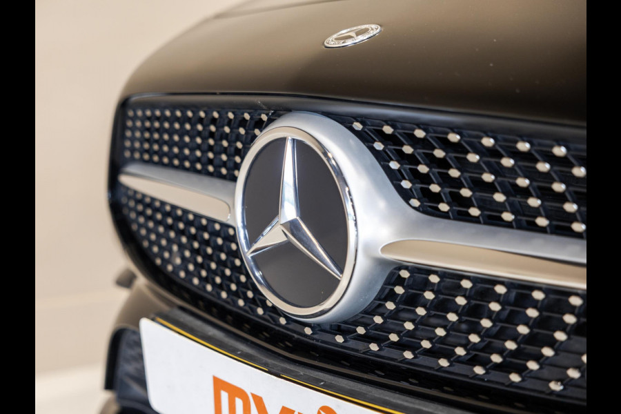 Mercedes-Benz CLA-Klasse 180 AMG Line Premium Plus / 136pk / Panorama dak / Stoelverwarming / Leder /