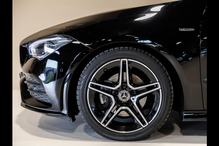 Mercedes-Benz CLA-Klasse 180 AMG Line Premium Plus / 136pk / Panorama dak / Stoelverwarming / Leder /