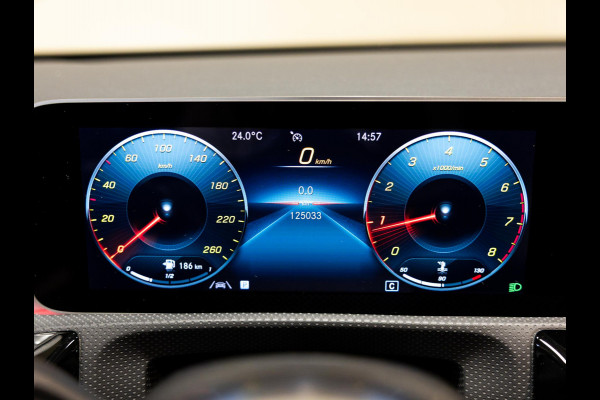 Mercedes-Benz CLA-Klasse 180 AMG Line Premium Plus / 136pk / Panorama dak / Stoelverwarming / Leder /
