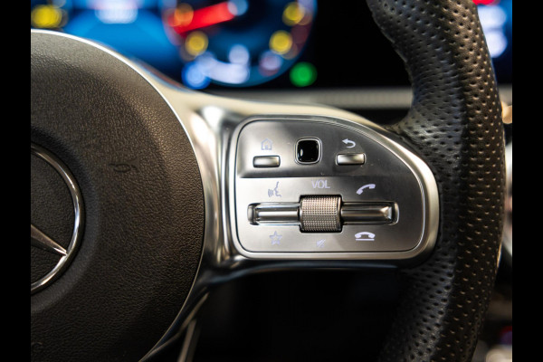 Mercedes-Benz CLA-Klasse 180 AMG Line Premium Plus / 136pk / Panorama dak / Stoelverwarming / Leder /
