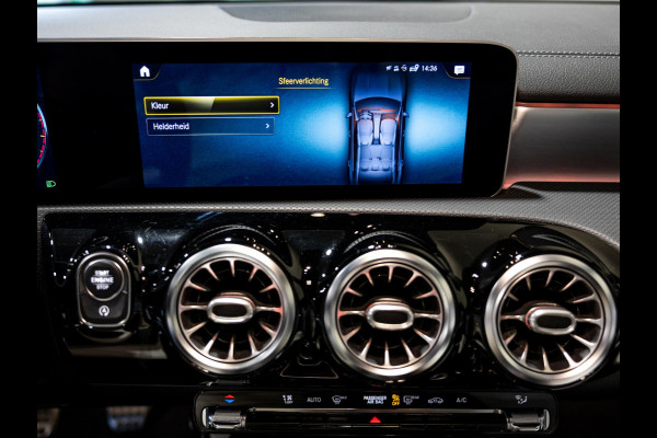 Mercedes-Benz CLA-Klasse 180 AMG Line Premium Plus / 136pk / Panorama dak / Stoelverwarming / Leder /