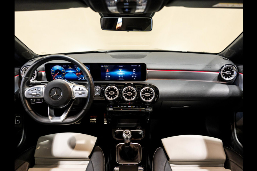 Mercedes-Benz CLA-Klasse 180 AMG Line Premium Plus / 136pk / Panorama dak / Stoelverwarming / Leder /