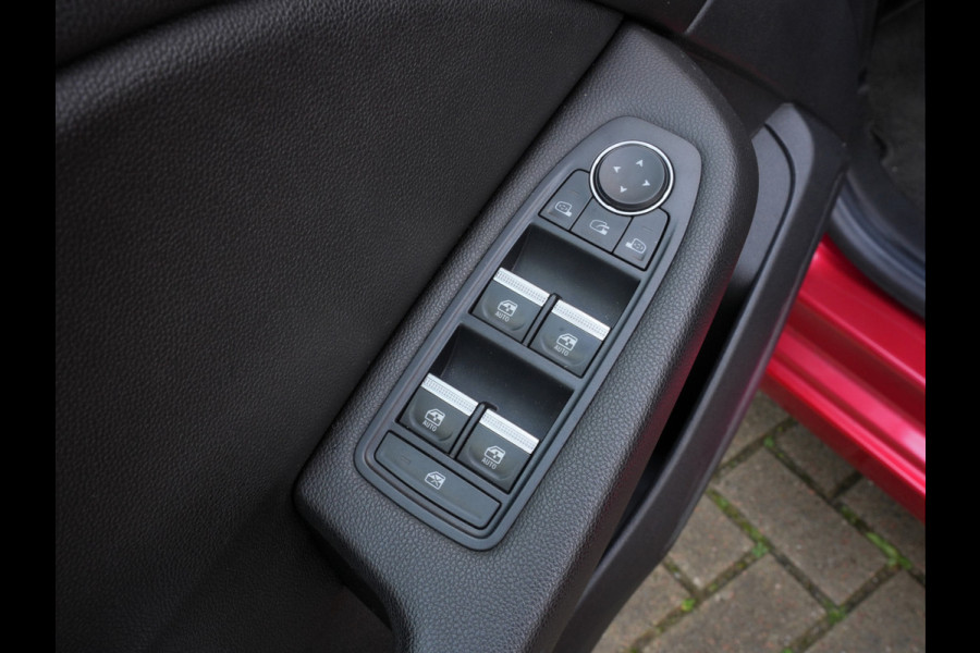 Renault Clio 1.0 TCe Intens | Keyless | Climate Control | LED Verlichting | Android/Apple Carplay | DAB |