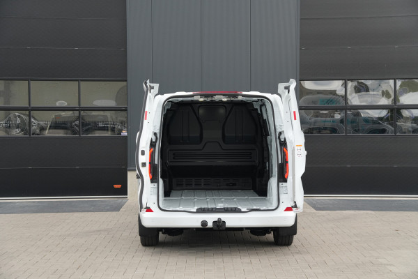 Ford E-Transit Custom 340 L2H1 Limited 71 kWh 218pk - 2x Schuifdeur - Trekhaak - Carplay - Camera - Carplay - Rijklaar