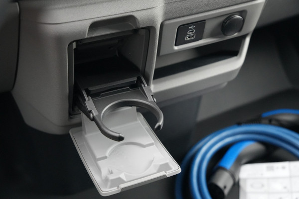 Ford E-Transit Custom 340 L2H1 Limited 71 kWh 218pk - 2x Schuifdeur - Trekhaak - Carplay - Camera - Carplay - Rijklaar