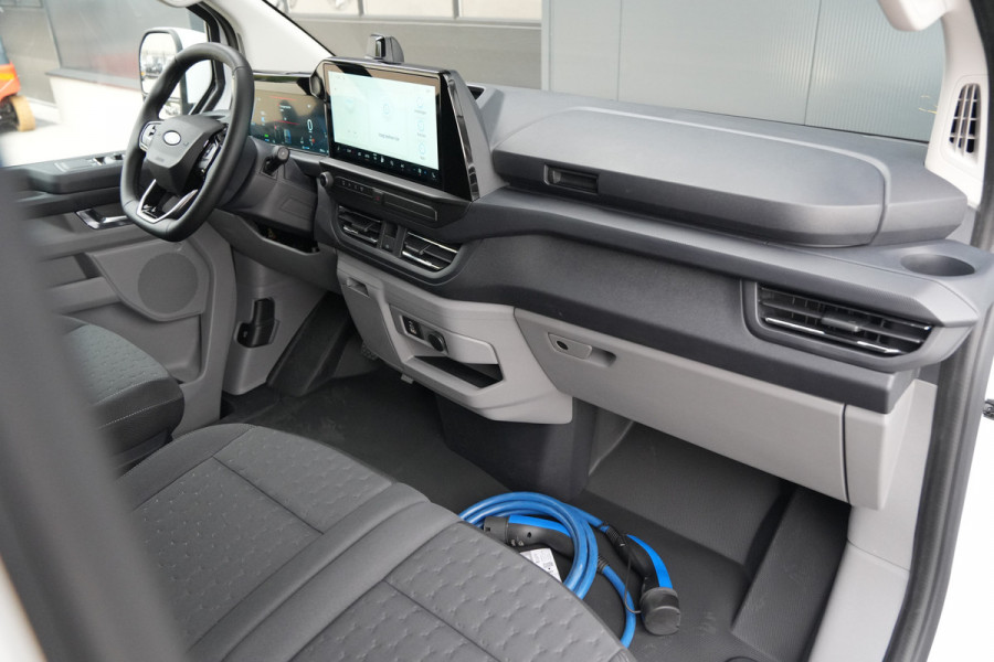 Ford E-Transit Custom 340 L2H1 Limited 71 kWh 218pk - 2x Schuifdeur - Trekhaak - Carplay - Camera - Carplay - Rijklaar