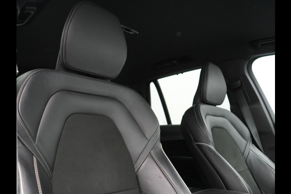 Volvo XC90 T8 Recharge AWD R-Design 7 Persoons LONG RANGE PHEV 455pk Dealer O.H. | Adaptive Cruise | 360 Camera | Lederen Sportstoelen Memory & Verwarmd | Apple Carplay | Stuur Verwarmd | Keyless | Blis | Navigatie | DAB | Virtual | Plug In Hybrid |