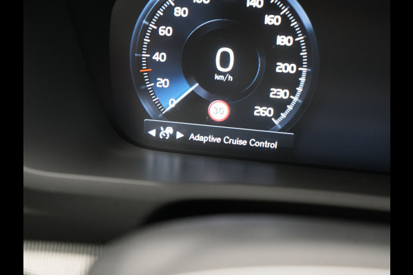 Volvo XC90 T8 Recharge AWD R-Design 7 Persoons LONG RANGE PHEV 455pk Dealer O.H. | Adaptive Cruise | 360 Camera | Lederen Sportstoelen Memory & Verwarmd | Apple Carplay | Stuur Verwarmd | Keyless | Blis | Navigatie | DAB | Virtual | Plug In Hybrid |