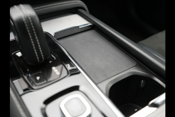 Volvo XC90 T8 Recharge AWD R-Design 7 Persoons LONG RANGE PHEV 455pk Dealer O.H. | Adaptive Cruise | 360 Camera | Lederen Sportstoelen Memory & Verwarmd | Apple Carplay | Stuur Verwarmd | Keyless | Blis | Navigatie | DAB | Virtual | Plug In Hybrid |