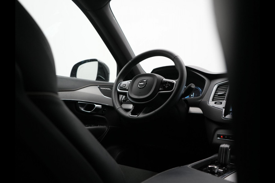 Volvo XC90 T8 Recharge AWD R-Design 7 Persoons LONG RANGE PHEV 455pk Dealer O.H. | Adaptive Cruise | 360 Camera | Lederen Sportstoelen Memory & Verwarmd | Apple Carplay | Stuur Verwarmd | Keyless | Blis | Navigatie | DAB | Virtual | Plug In Hybrid |