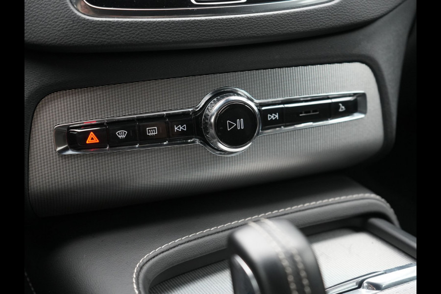 Volvo XC90 T8 Recharge AWD R-Design 7 Persoons LONG RANGE PHEV 455pk Dealer O.H. | Adaptive Cruise | 360 Camera | Lederen Sportstoelen Memory & Verwarmd | Apple Carplay | Stuur Verwarmd | Keyless | Blis | Navigatie | DAB | Virtual | Plug In Hybrid |