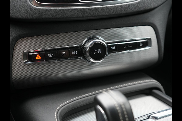 Volvo XC90 T8 Recharge AWD R-Design 7 Persoons LONG RANGE PHEV 455pk Dealer O.H. | Adaptive Cruise | 360 Camera | Lederen Sportstoelen Memory & Verwarmd | Apple Carplay | Stuur Verwarmd | Keyless | Blis | Navigatie | DAB | Virtual | Plug In Hybrid |