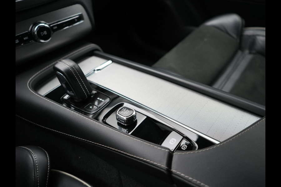 Volvo XC90 T8 Recharge AWD R-Design 7 Persoons LONG RANGE PHEV 455pk Dealer O.H. | Adaptive Cruise | 360 Camera | Lederen Sportstoelen Memory & Verwarmd | Apple Carplay | Stuur Verwarmd | Keyless | Blis | Navigatie | DAB | Virtual | Plug In Hybrid |