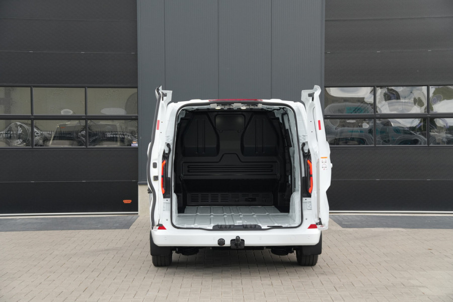 Ford E-Transit Custom 340 L2H1 Limited 71 kWh 218pk - 2x Schuifdeur - Trekhaak - Carplay - Camera - Carplay - Rijklaar