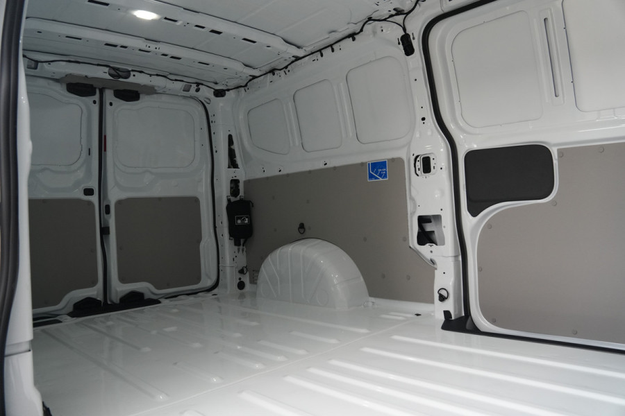 Ford E-Transit Custom 340 L2H1 Limited 71 kWh 218pk - 2x Schuifdeur - Trekhaak - Carplay - Camera - Carplay - Rijklaar