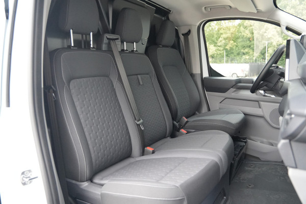Ford E-Transit Custom 340 L2H1 Limited 71 kWh 218pk - 2x Schuifdeur - Trekhaak - Carplay - Camera - Carplay - Rijklaar