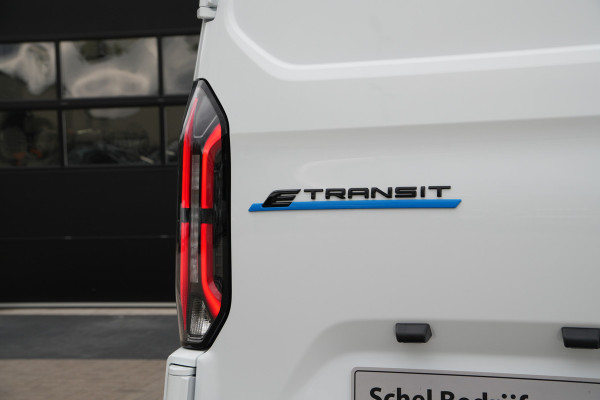 Ford E-Transit Custom 340 L2H1 Limited 71 kWh 218pk - 2x Schuifdeur - Trekhaak - Carplay - Camera - Carplay - Rijklaar