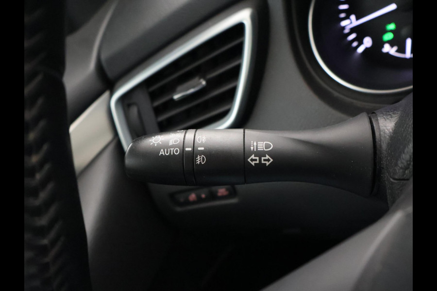 Nissan QASHQAI 1.2 N-CONNECTA + TREKHAAK | 18 INCH | PANORAMA | 360 CAMERA