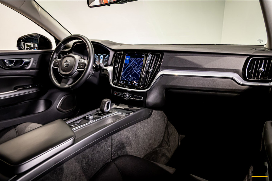Volvo V60 2.0 B3 Momentum Advantage|NAP|Trekhaak|Cam|E-stoel