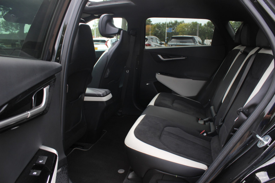 Kia Ev6 GT-Line 77.4 kWh / Full option! / Trekhaak / Panoramadak / 360Camera / Head-up / Keyless / 19'' / Half leder / Matrix LED / DAB / ACC / Stoelverwarming V+A / Warmtepomp