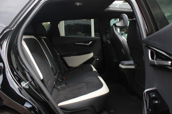 Kia Ev6 GT-Line 77.4 kWh / Full option! / Trekhaak / Panoramadak / 360Camera / Head-up / Keyless / 19'' / Half leder / Matrix LED / DAB / ACC / Stoelverwarming V+A / Warmtepomp