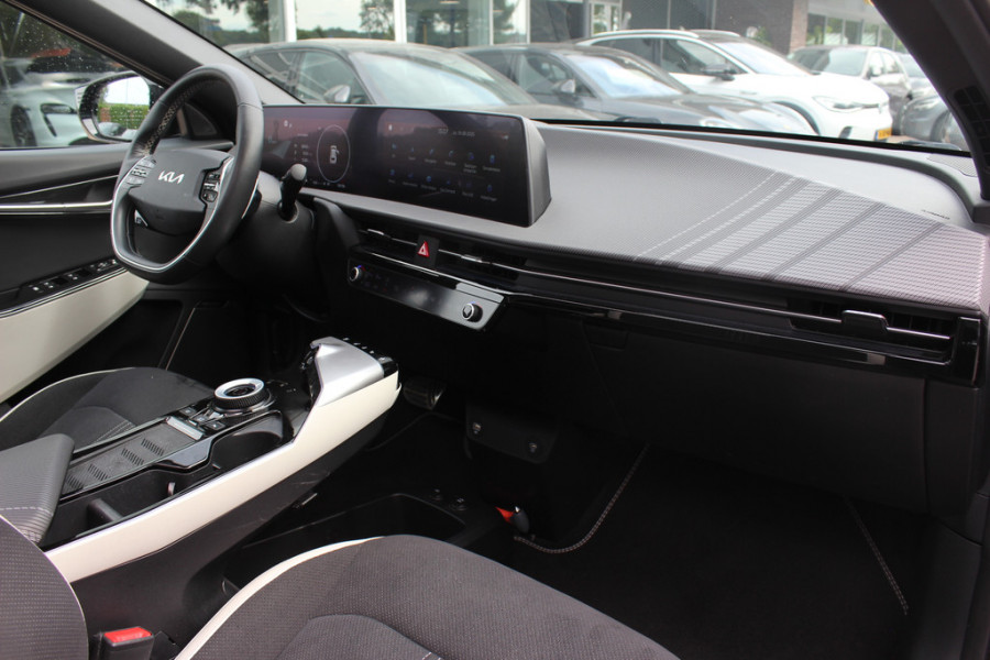 Kia Ev6 GT-Line 77.4 kWh / Full option! / Trekhaak / Panoramadak / 360Camera / Head-up / Keyless / 19'' / Half leder / Matrix LED / DAB / ACC / Stoelverwarming V+A / Warmtepomp