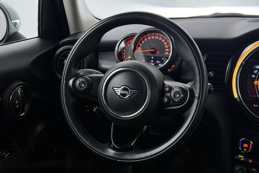 MINI 5-deurs 1.5 Cooper Chili (STOELVERWARMING, PARKEERSENSOREN, DEALER ONDERHOUDEN)