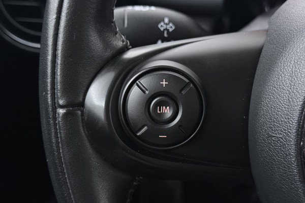 MINI 5-deurs 1.5 Cooper Chili (STOELVERWARMING, PARKEERSENSOREN, DEALER ONDERHOUDEN)