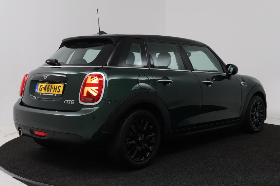 MINI 5-deurs 1.5 Cooper Chili (STOELVERWARMING, PARKEERSENSOREN, DEALER ONDERHOUDEN)