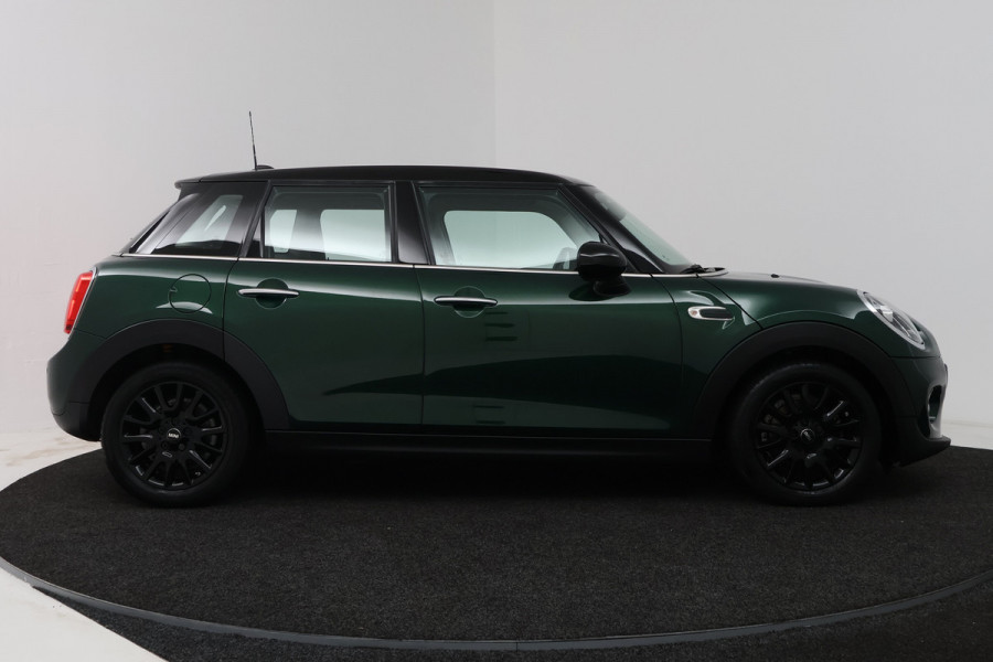 MINI 5-deurs 1.5 Cooper Chili (STOELVERWARMING, PARKEERSENSOREN, DEALER ONDERHOUDEN)